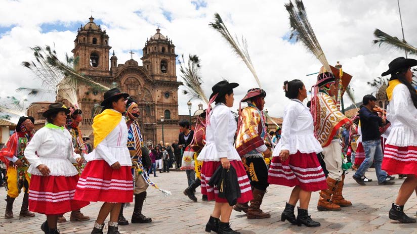 the city at christmas in cusco
