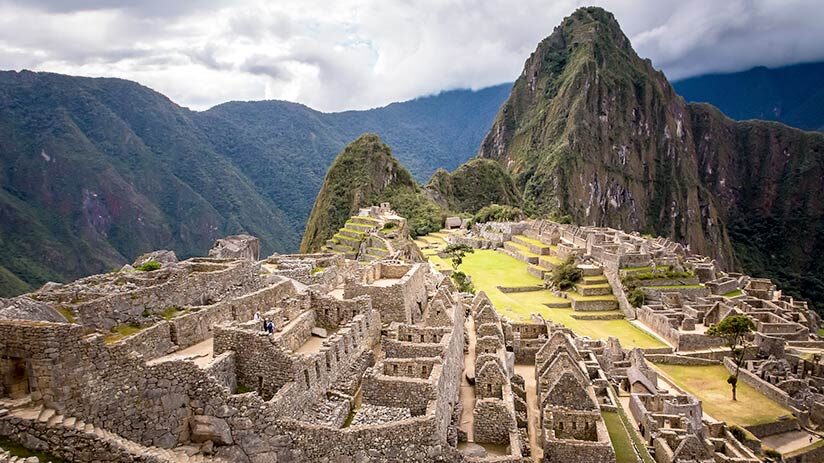 visiting machu picchu plaza central