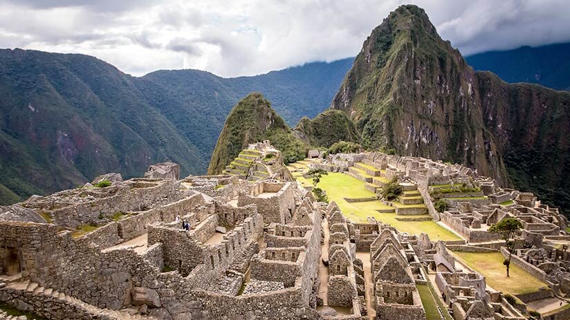 visiting machu picchu plaza central