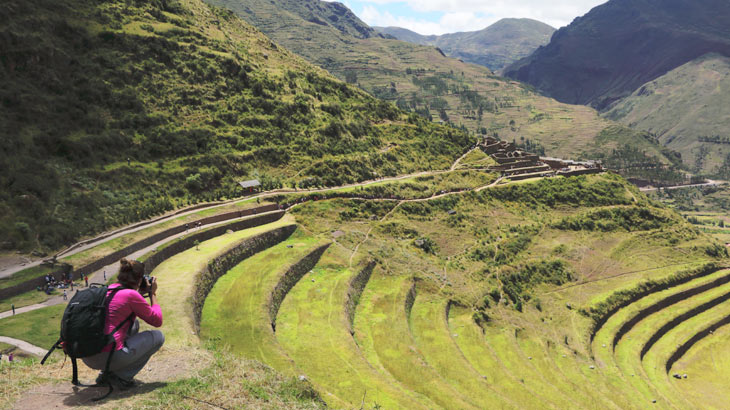 traveling alone in a hike to Machu Picchu 