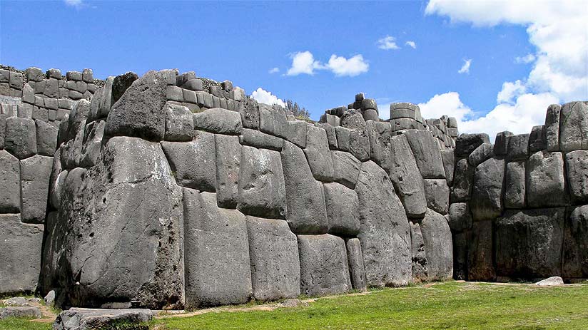 festivity cruz velacuy cusco sacsayhuaman