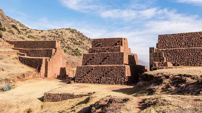 archaeological sites in cusco rumicolca