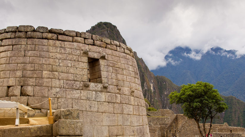 the sun temple in machu picchu