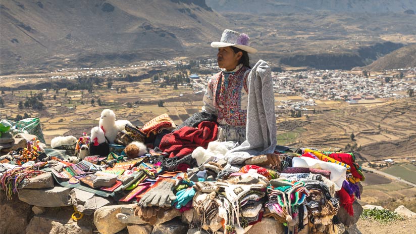 colca canyon souvenirs stand