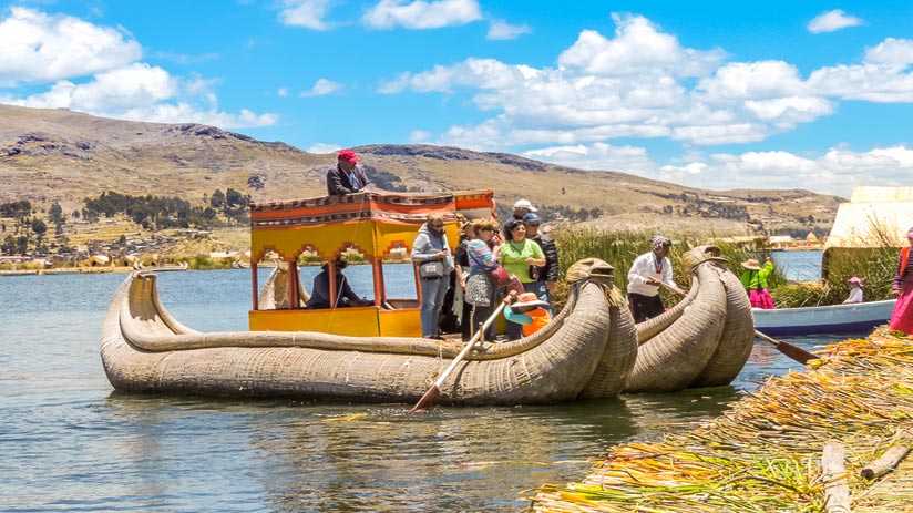 facts about the lake titicaca uros floating islands