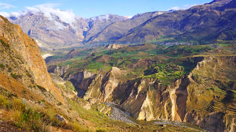 colca canyon depth