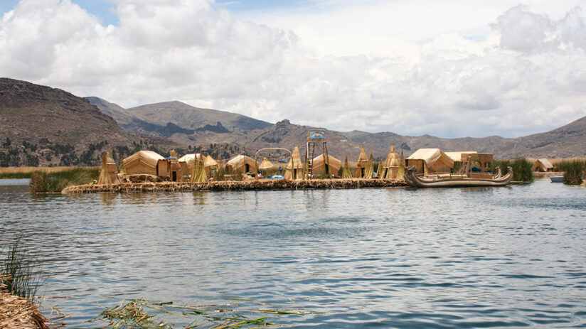 uros islands boat tours on lake titicaca