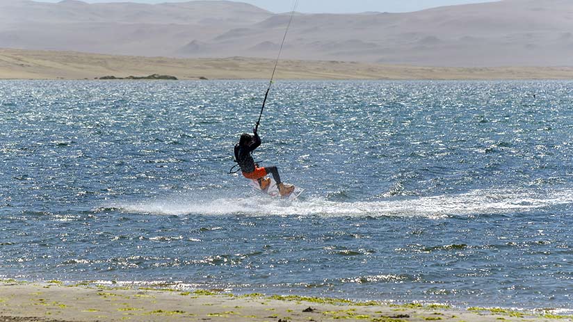 kitesurf-in-paracas