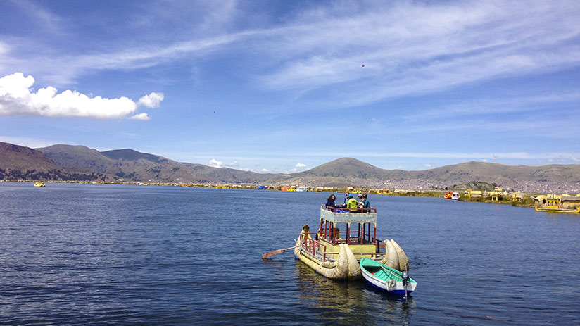 lake titicaca uros floating islands characteristics 