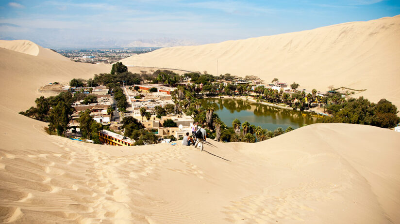 vacation with friends huacachina