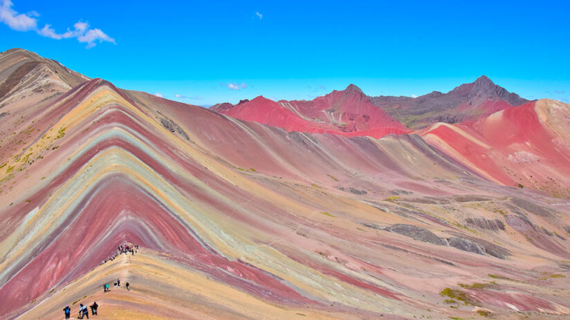 vacation with friends vinicunca