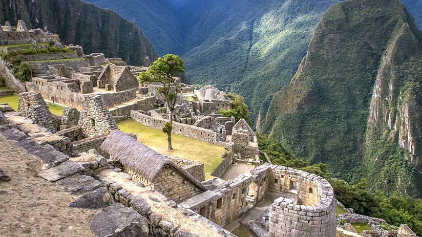 things to do in machu picchu temple of the sun