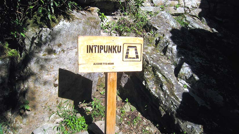 is it difficult to reach the sun gate in machu picchu 