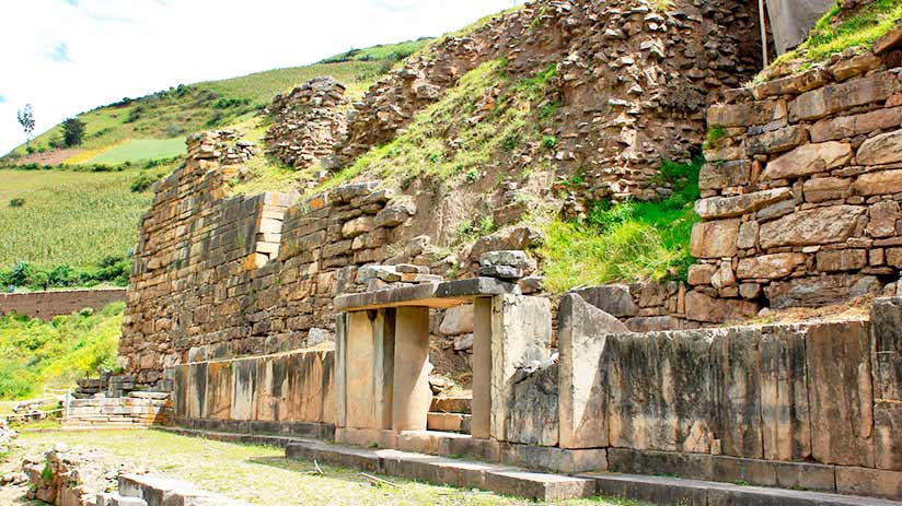 archaeological treasures in peru chavin