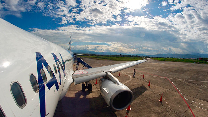 best way to travel in peru airplane