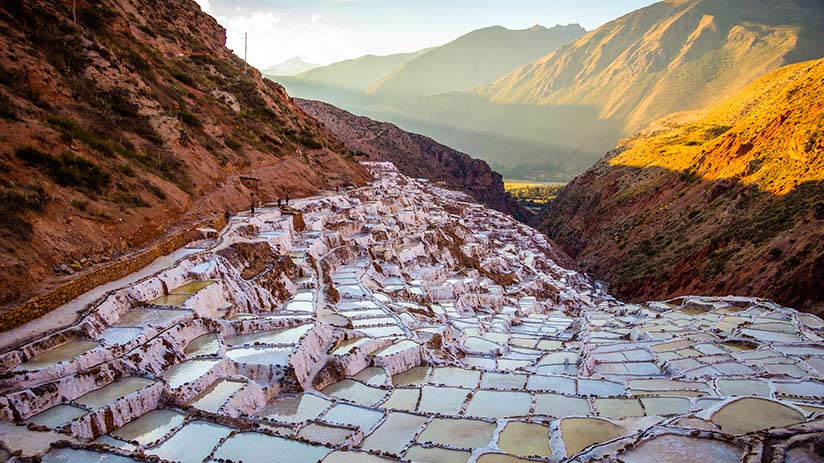 maras salt mines tourist attractions in peru