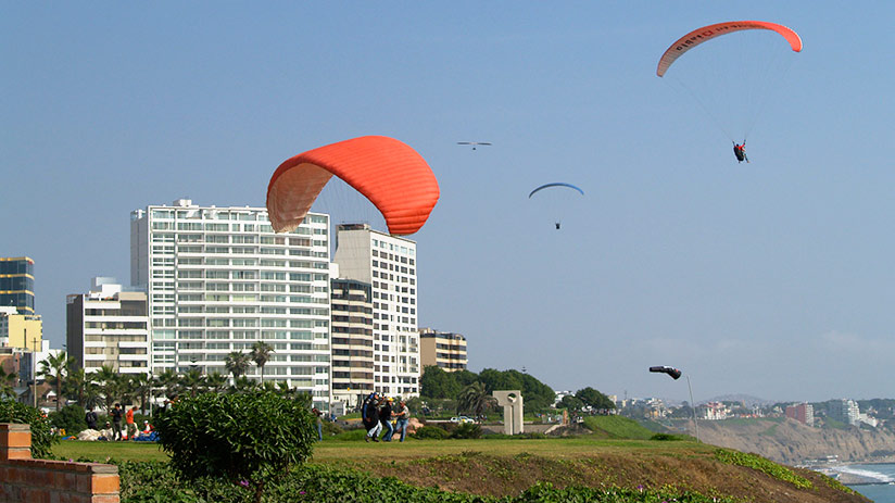 paragliding in Lima experience