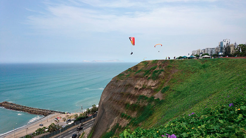 paragliding in Lima