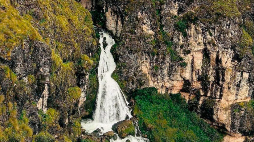 bride veil waterfalls in peru