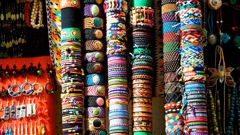 bracelets-peruvian-souvenirs