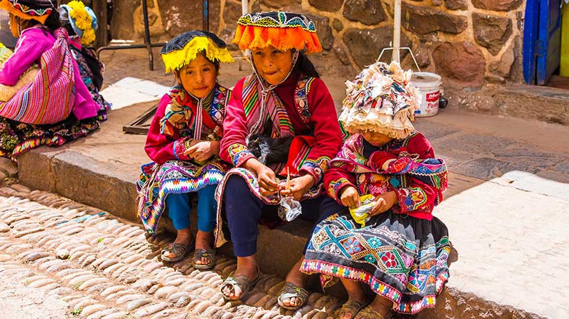 peruvian traditional clothes ojotas