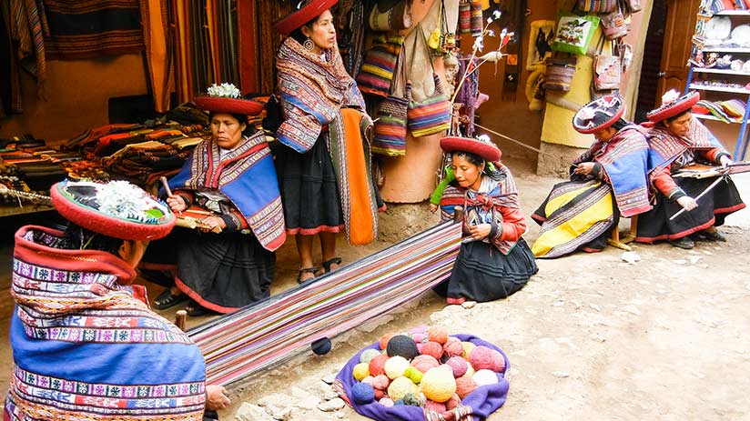 What do people wear in Peru?