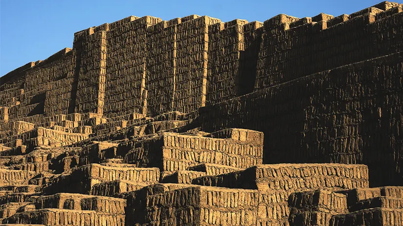 ancient ruins in peru huaca pucllana