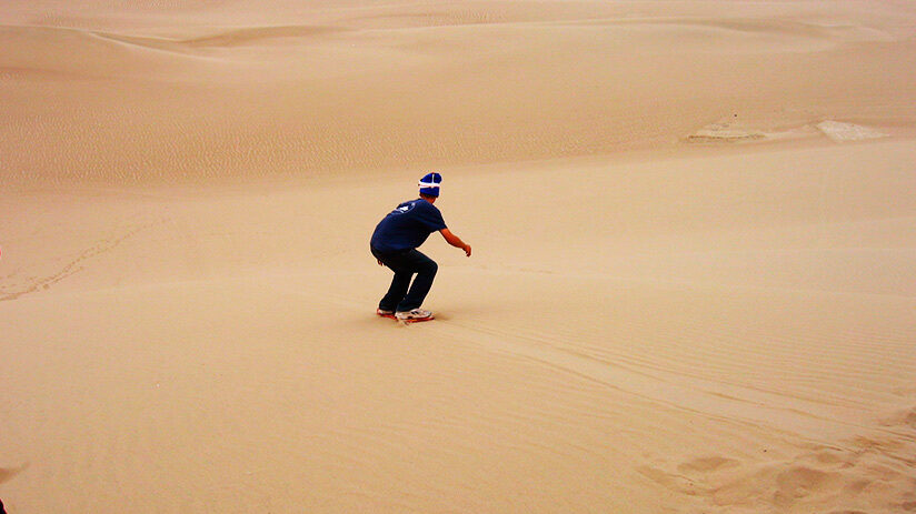 sandboarding in paracas difficulty and level 