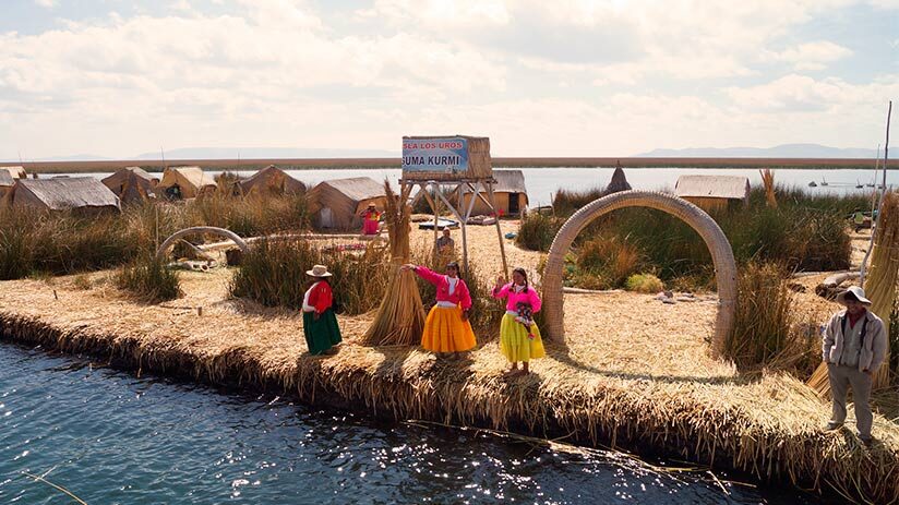 honeymoon in peru uros titicaca