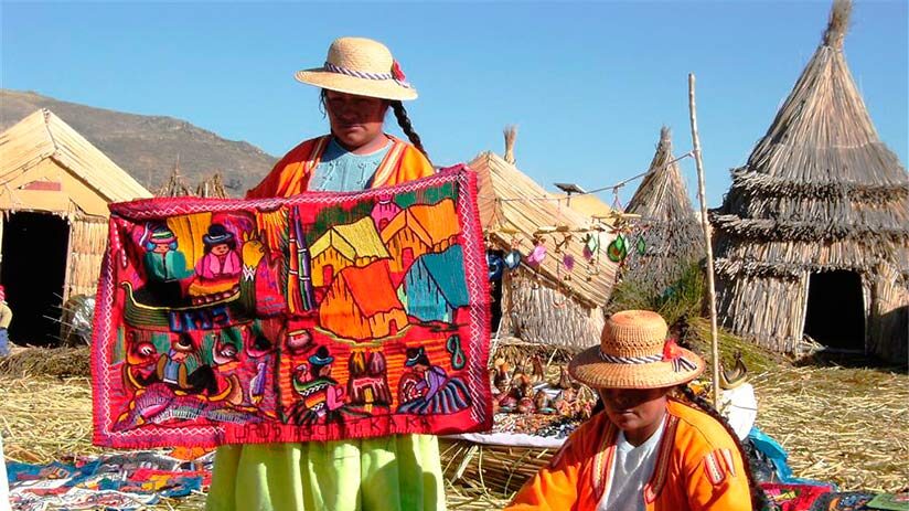 uros islands handicraft