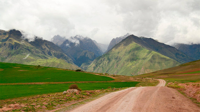 trekking to maras salt mines