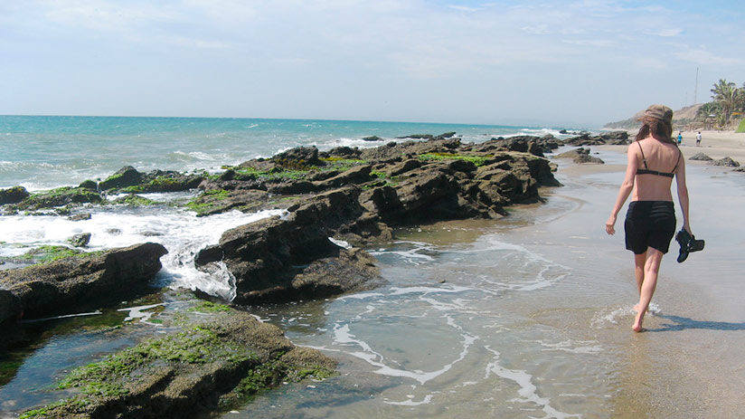 beaches in peru las pocitas