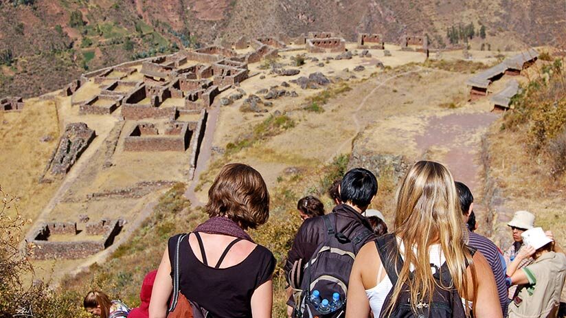 walking pisac ruins