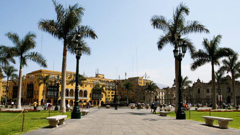 how to get to plaza de armas in lima