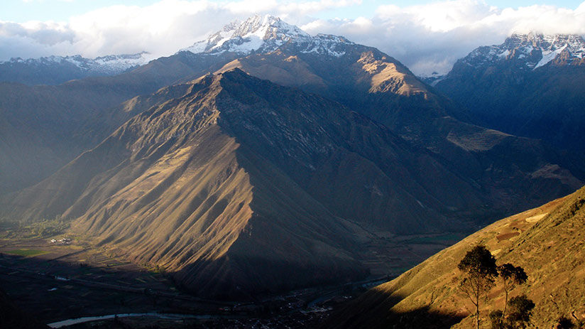 mountains and how high is machu picchu