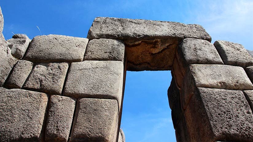 sacsayhuaman door