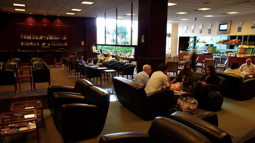 lima airport lounge bar