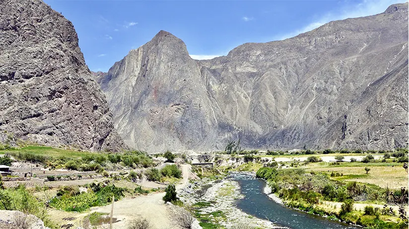 cotahuasi hiking in peru