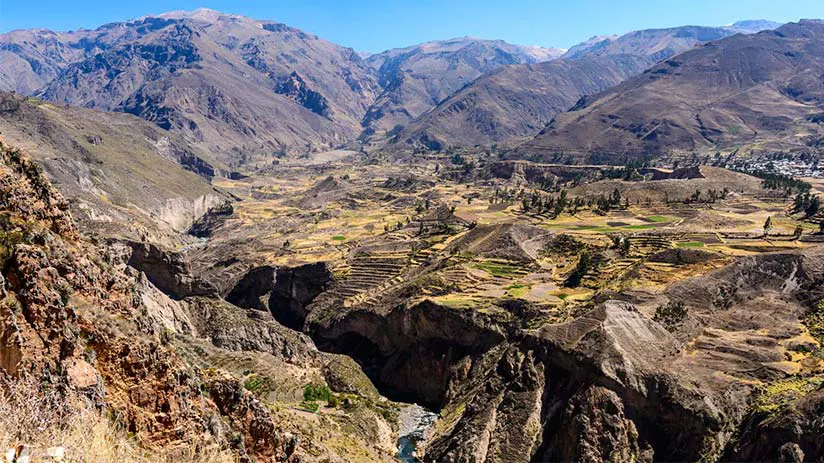 hiking in peru colca canyon