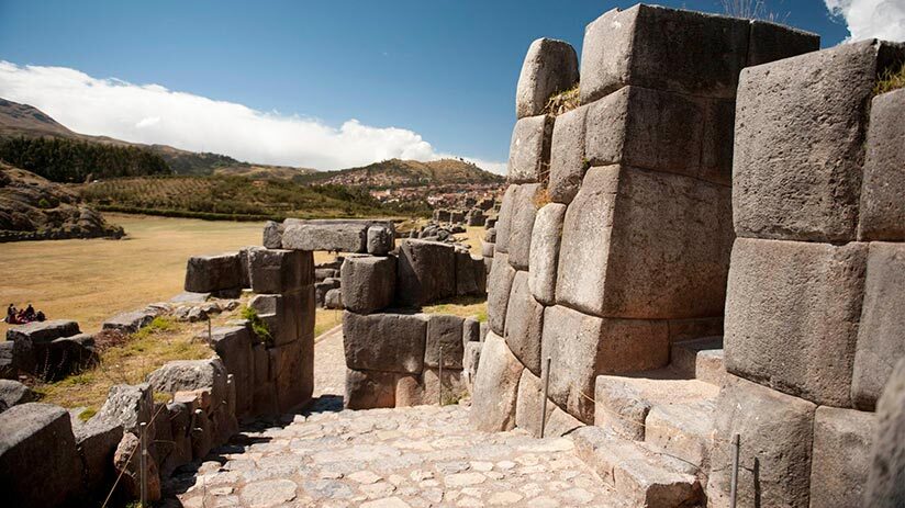 sacsayhuaman enclosure