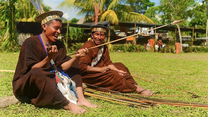 natives in tambopata national reserve