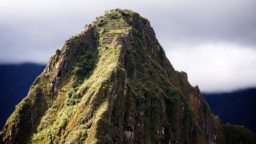 the ruins of machu picchu huayna picchu