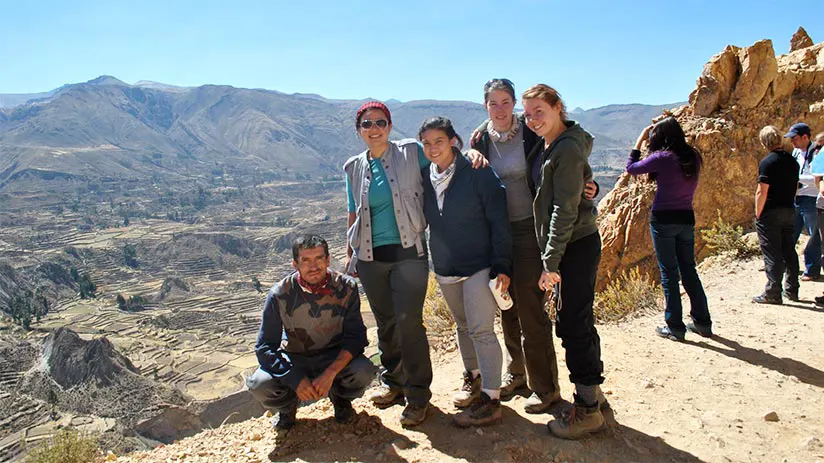 colca canyon tourists