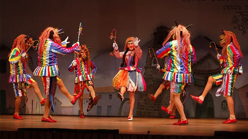 see traditional dances in cusco