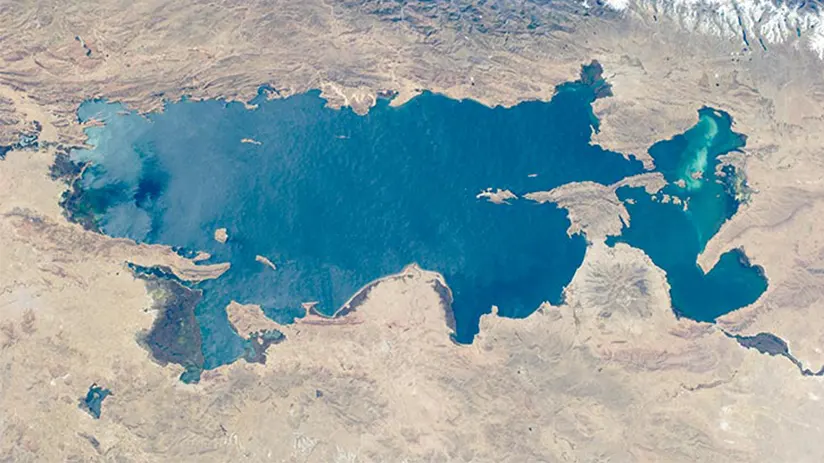 lake titicaca location