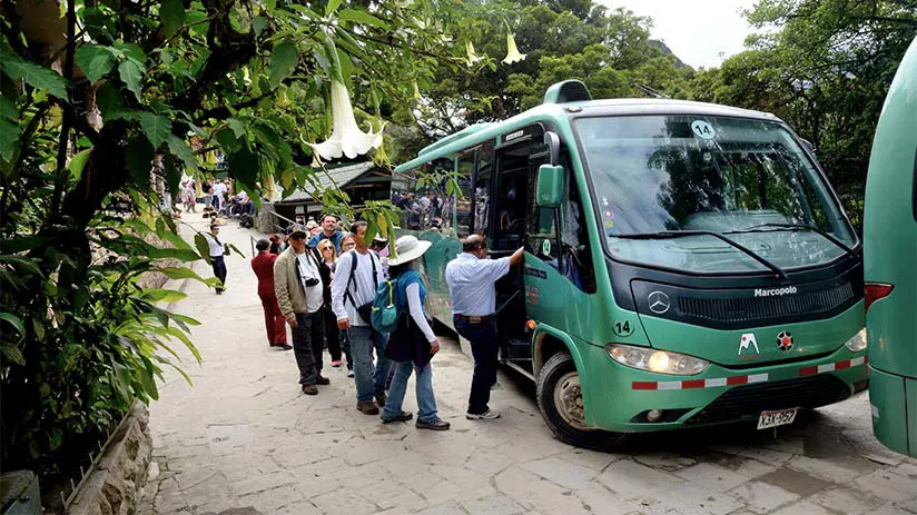 bus to aguas calientes