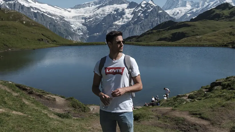 Benefits traveling alone