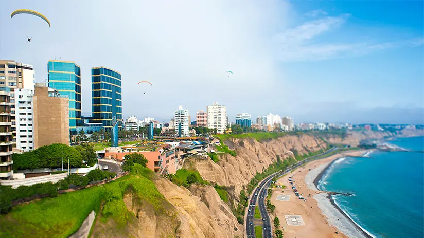 Paragliding in Lima