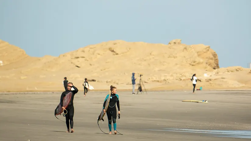 Surf couple in Mancora