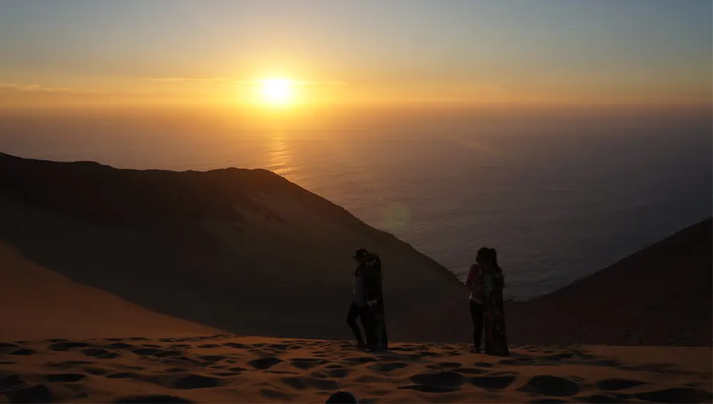 Sandboarding in Paracas